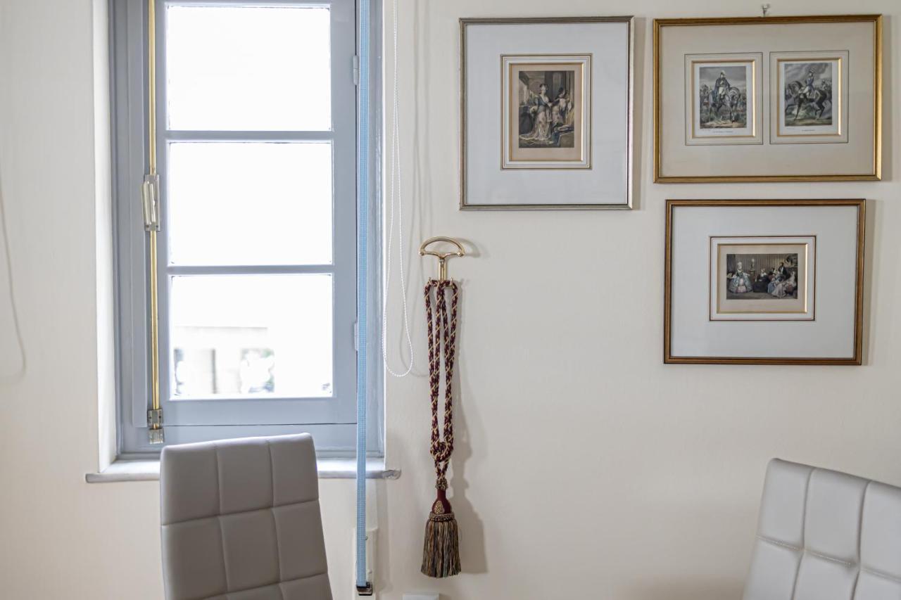 Ideal 4 Bdr Apartment In Plaka For 10! Athens Exterior photo