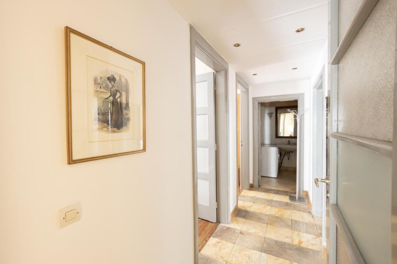 Ideal 4 Bdr Apartment In Plaka For 10! Athens Exterior photo
